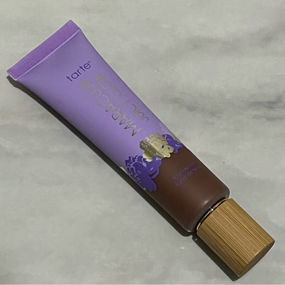 Tarte Maracuja Juicy Glow Foundation, 59H Rich Honey - Picture 1 of 3